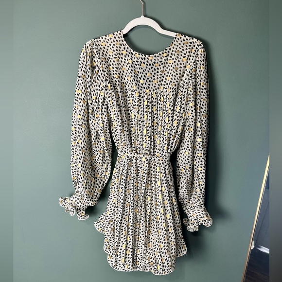 White romper with black and gold spots - Picture 4 of 5